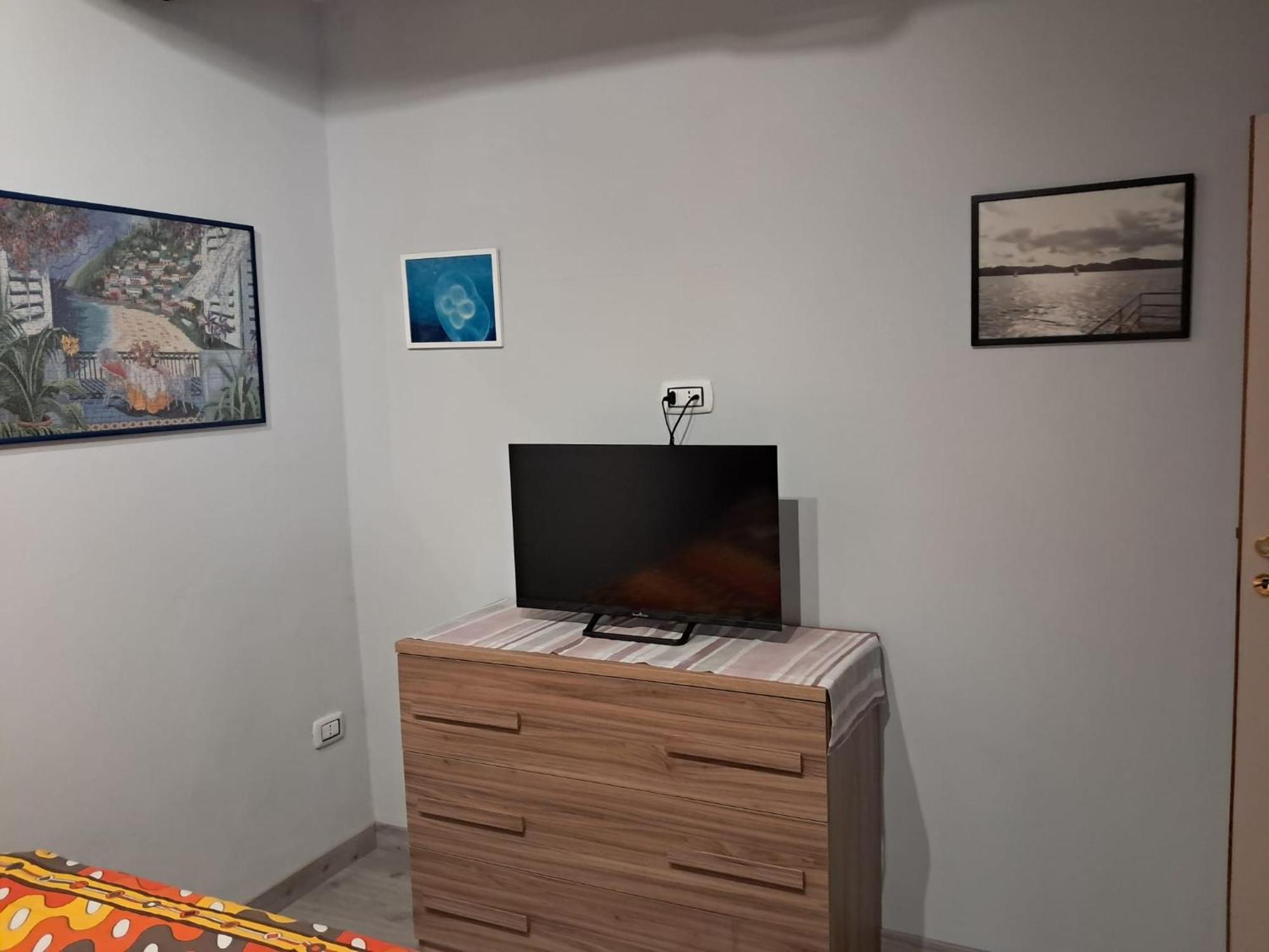 10elode House * Naples
