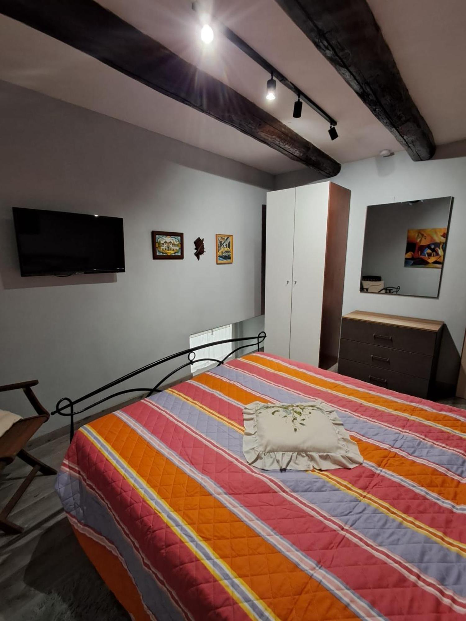 10elode House * Naples